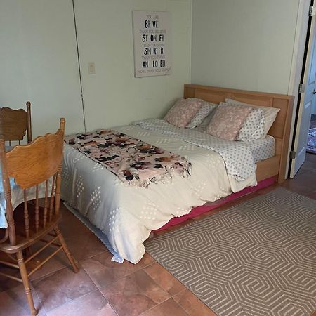 Guesthouse In 웨스트 밴쿠버 외부 사진